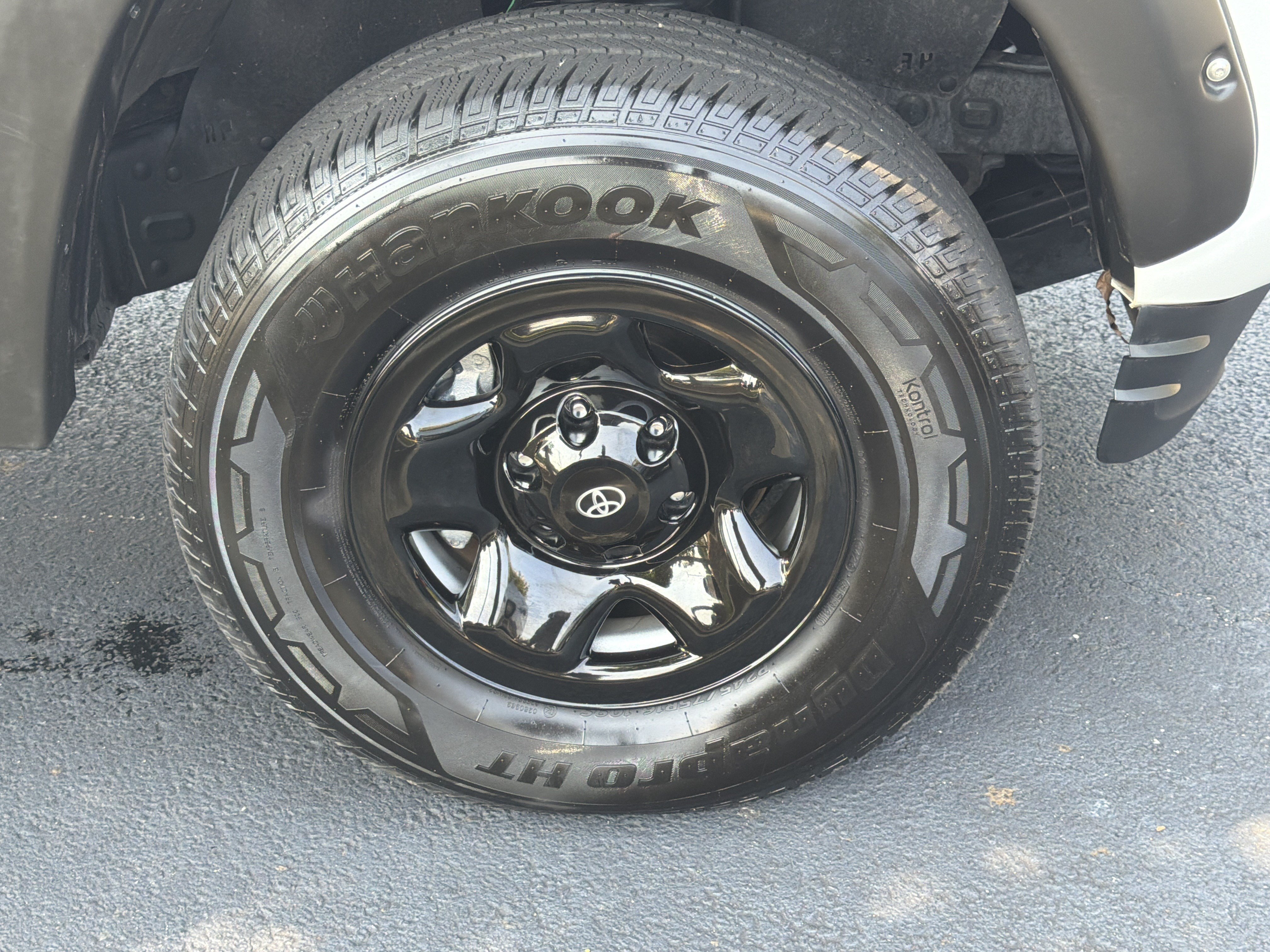Used 2023 Toyota Tacoma SR AWD/4WD image 12