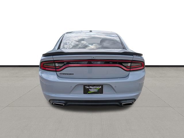 Used 2020 Dodge Charger SXT w/ Blacktop Package RWD image 6