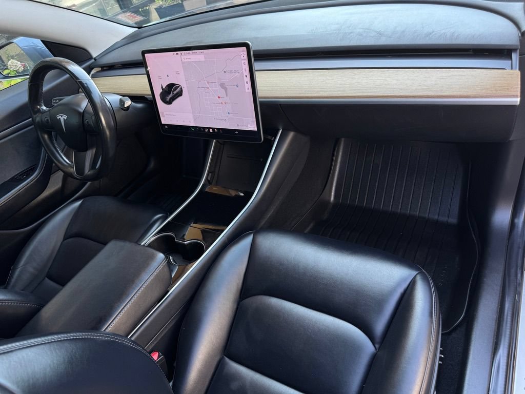 Used 2018 Tesla Model 3 Long Range RWD image 19