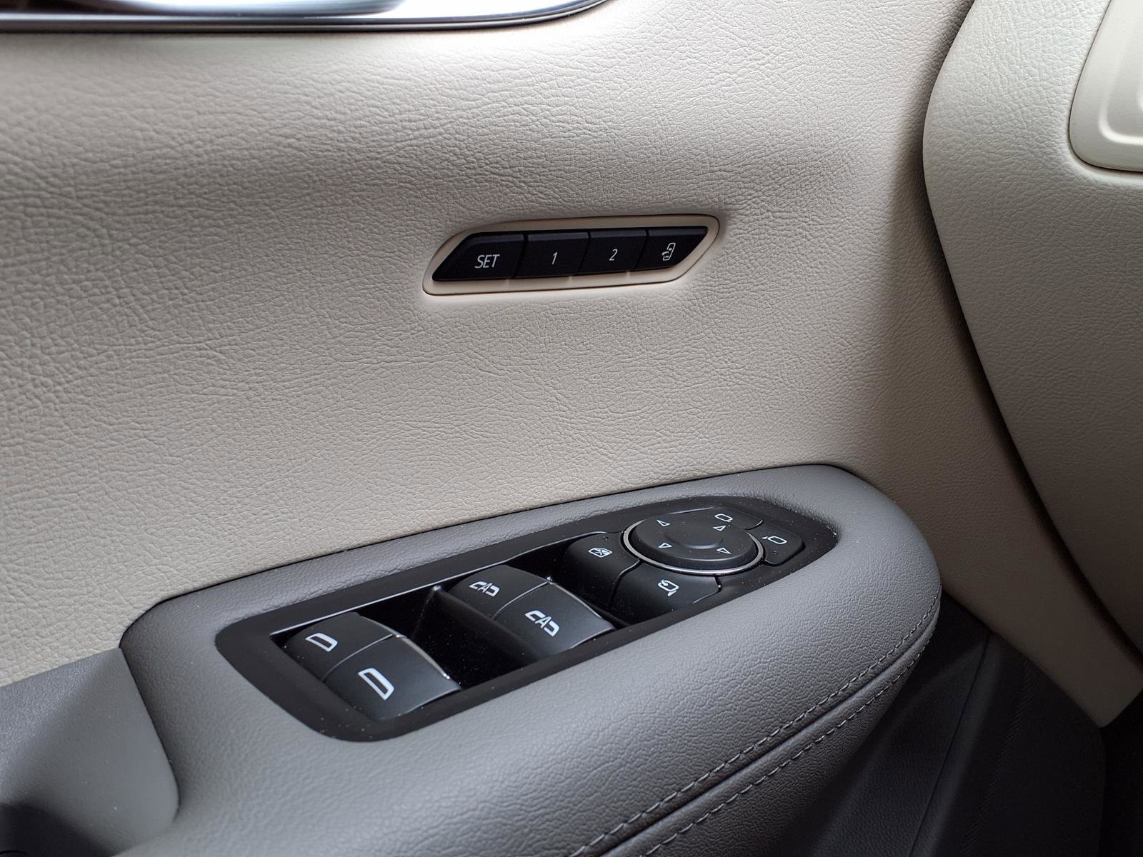 Used 2022 Cadillac XT5 Premium Luxury w/ Technology Package image 33