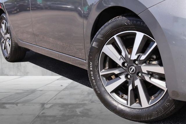 Certified 2025 Nissan Versa SV FWD image 3
