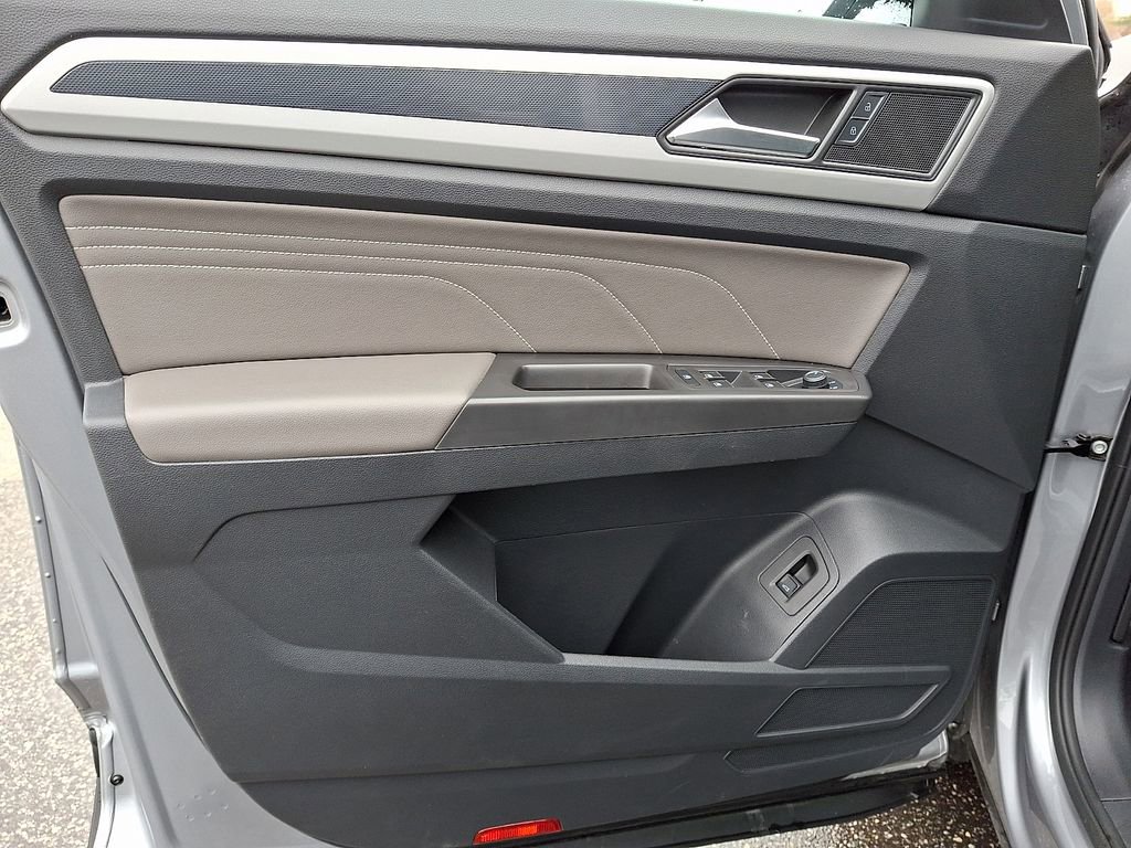 Used 2023 Volkswagen Atlas Cross Sport SEL image 13