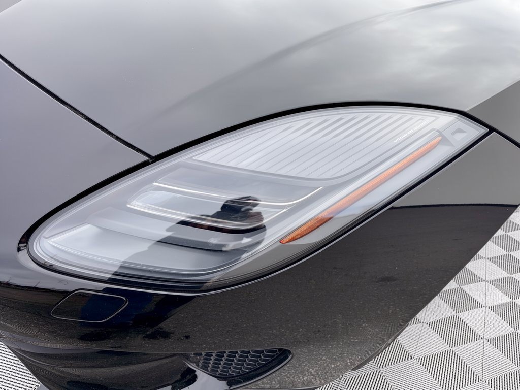 Used 2020 Jaguar F-TYPE Coupe RWD image 11