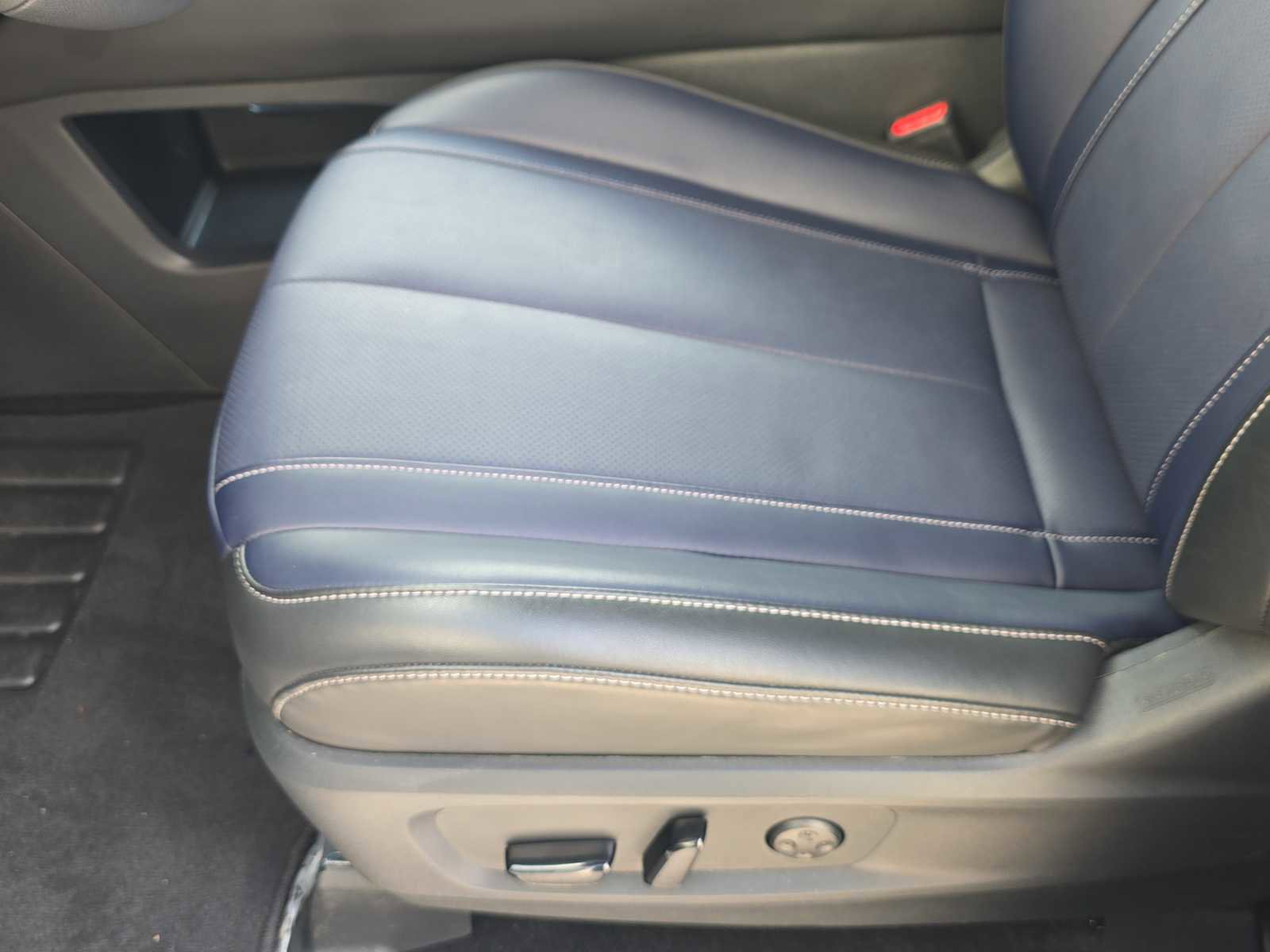 Certified 2026 INFINITI QX60 Sport w/ Dark Cargo Package image 17