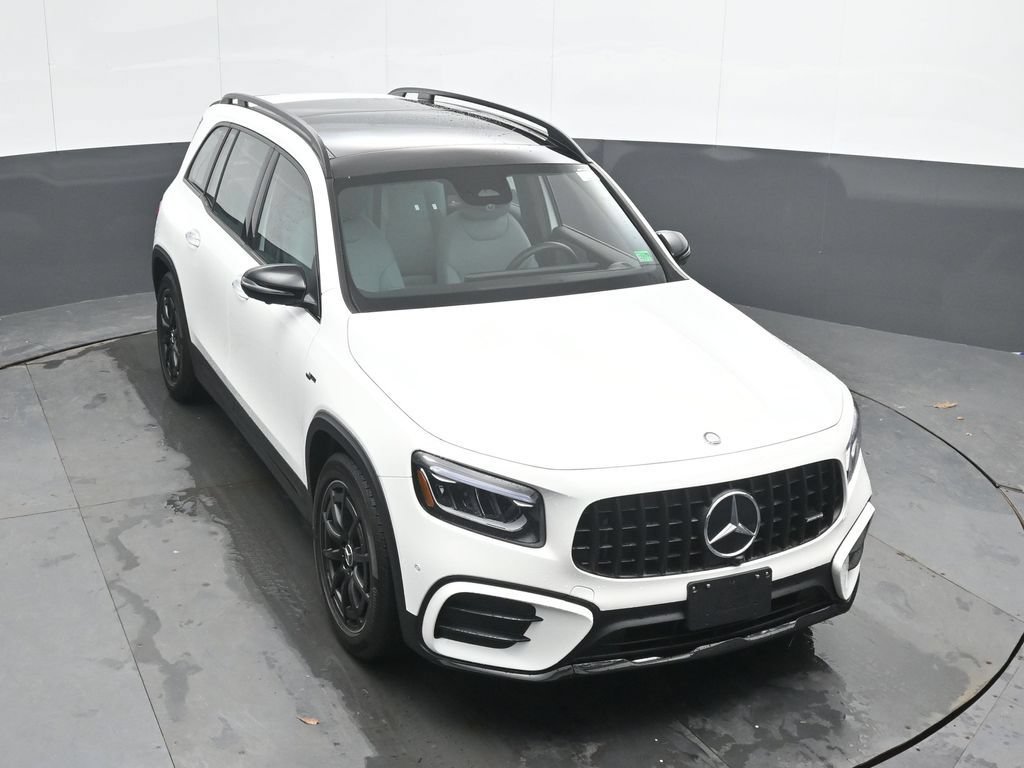 Used 2025 Mercedes-Benz GLB 35 AMG 4MATIC image 37