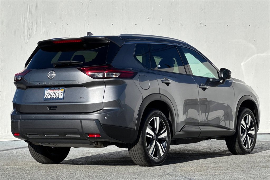 Certified 2025 Nissan Rogue SL w/ SL Premium Package image 3