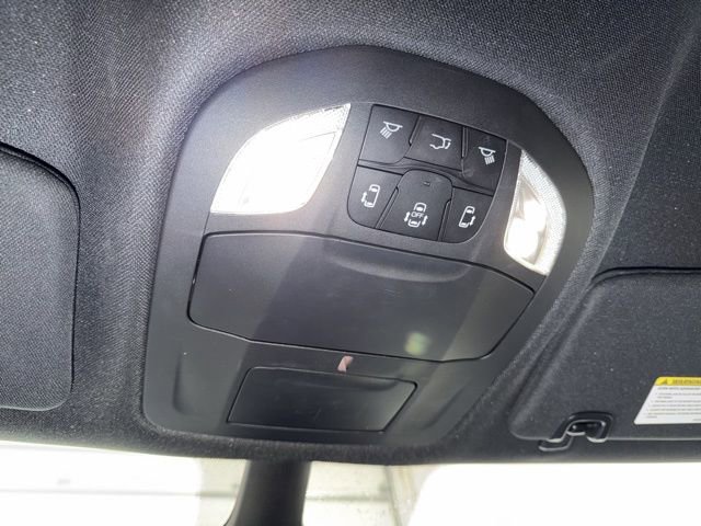 Used 2025 Chrysler Pacifica Select image 30