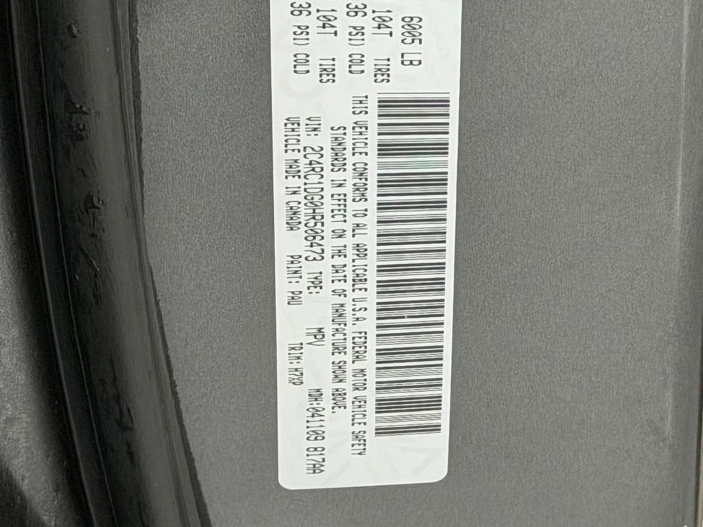 Used 2017 Chrysler Pacifica Touring image 25