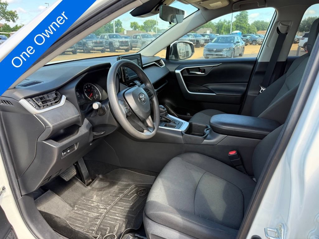 Used 2022 Toyota RAV4 XLE FWD image 13
