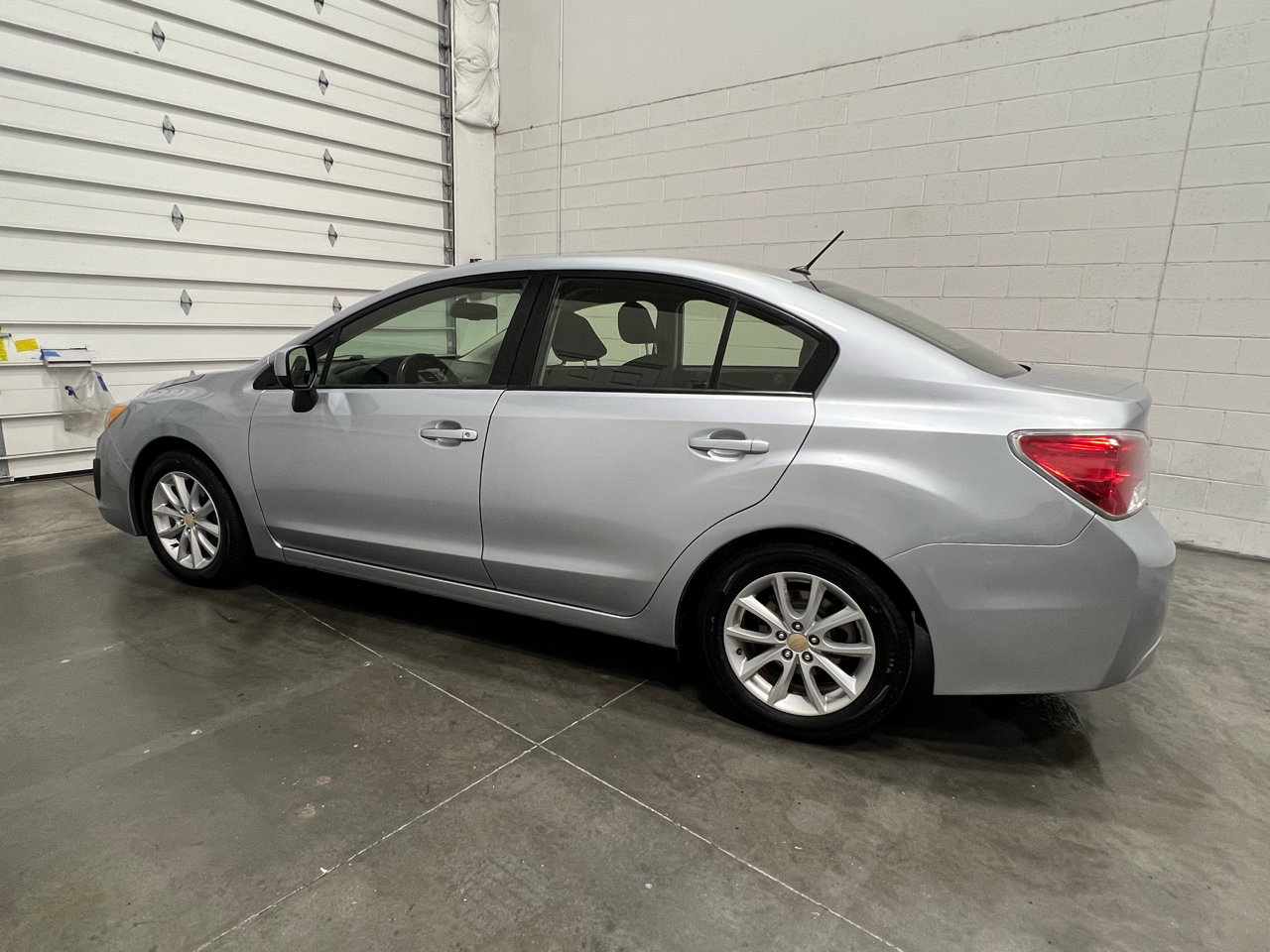 Used 2014 Subaru Impreza 2.0i Premium w/ All-Weather Package w/CVT image 4