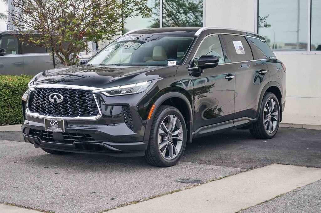 Certified 2023 INFINITI QX60 Luxe w/ Cargo Package image 3