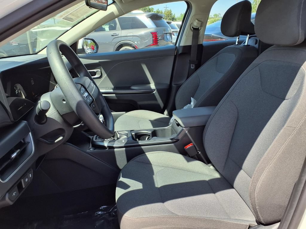 Used 2025 Kia K4 FWD image 22