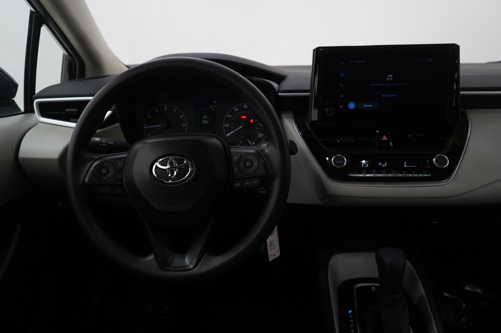 Used 2025 Toyota Corolla LE image 12