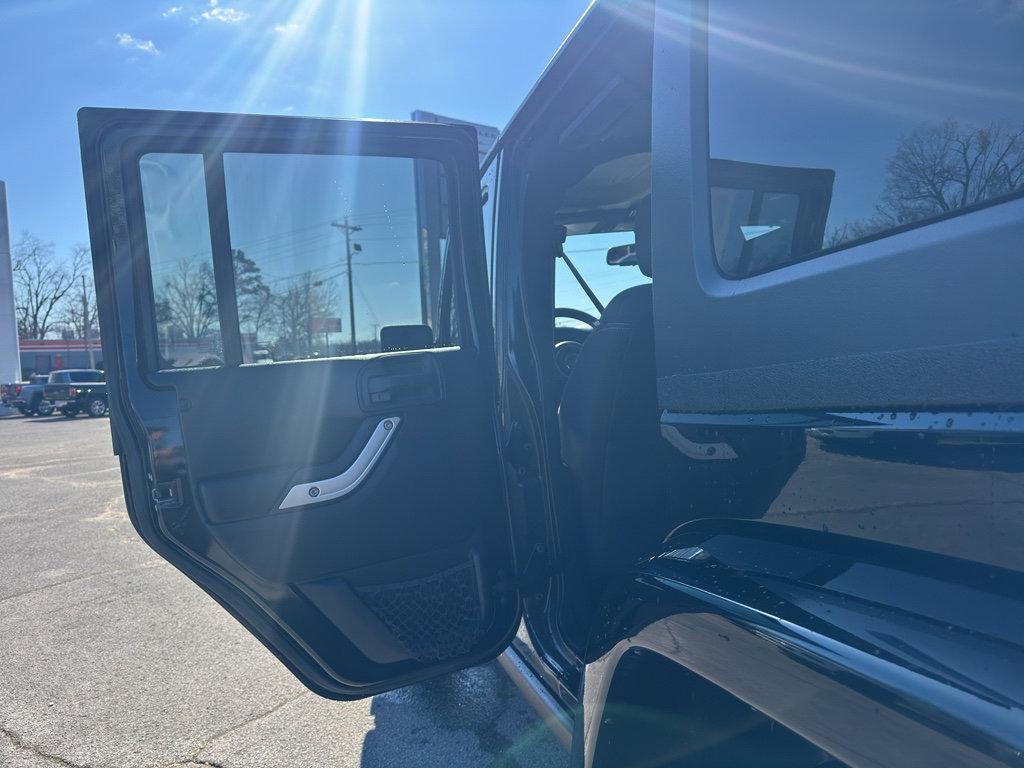 Used 2018 Jeep Wrangler Unlimited Sahara image 11