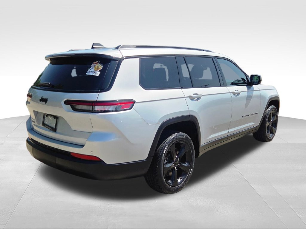 Used 2023 Jeep Grand Cherokee L Laredo AWD/4WD image 7