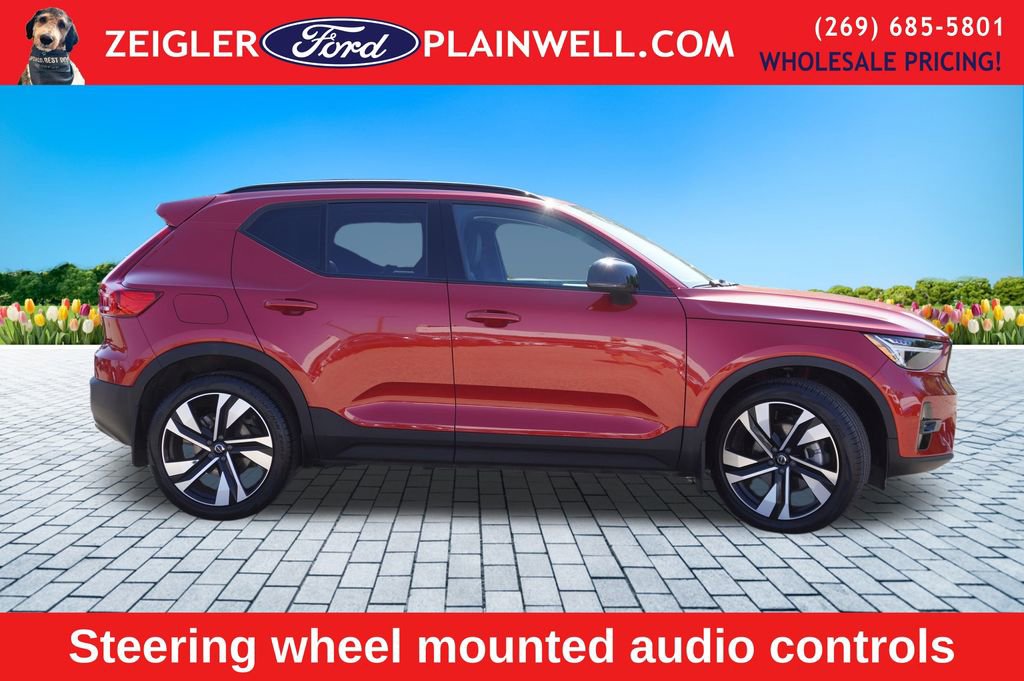 Used 2023 Volvo XC40 B5 Plus w/ Protection Package Premier image 6