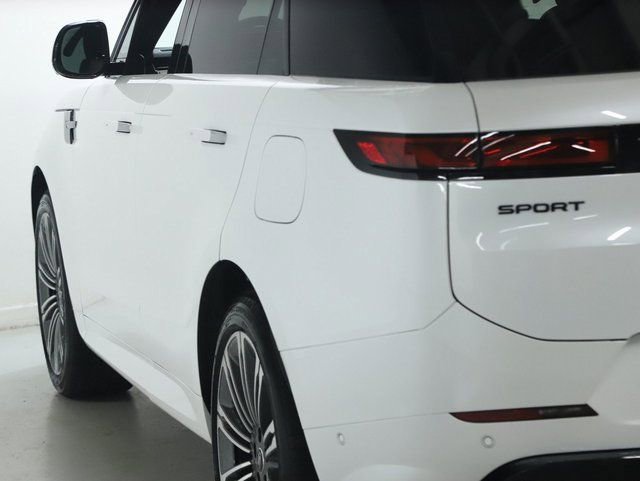 Certified 2025 Land Rover Range Rover Sport Dynamic SE image 6