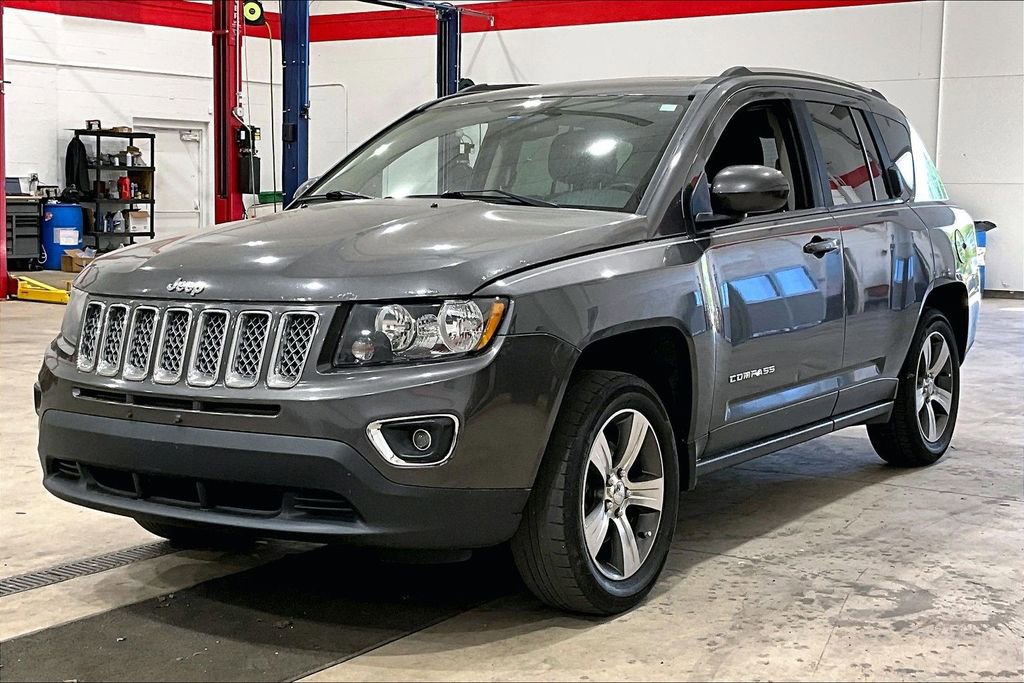 Used 2016 Jeep Compass High Altitude FWD image 34