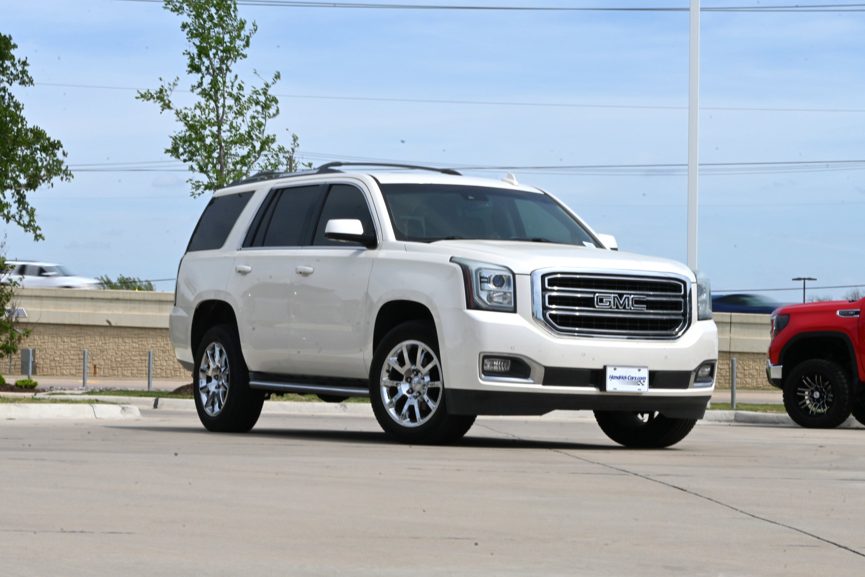 Used 2015 GMC Yukon SLT w/ Open Road Package image 2