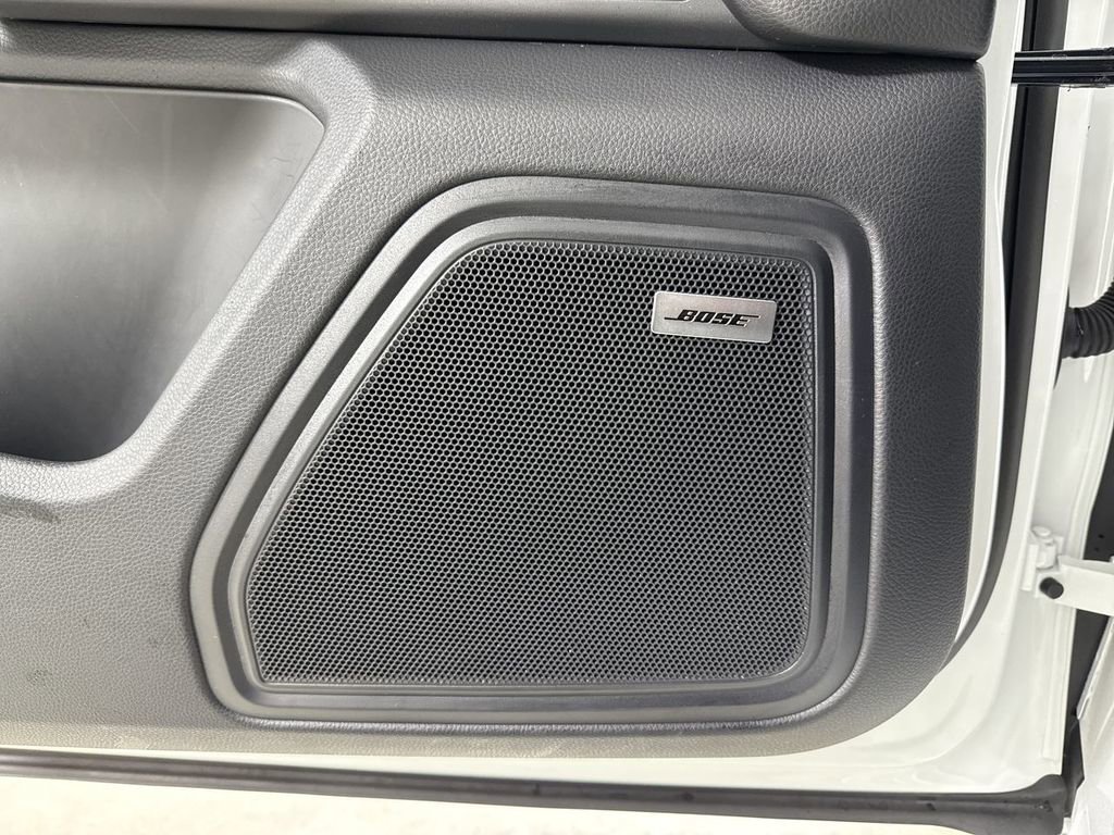 Certified 2025 Porsche Macan image 35