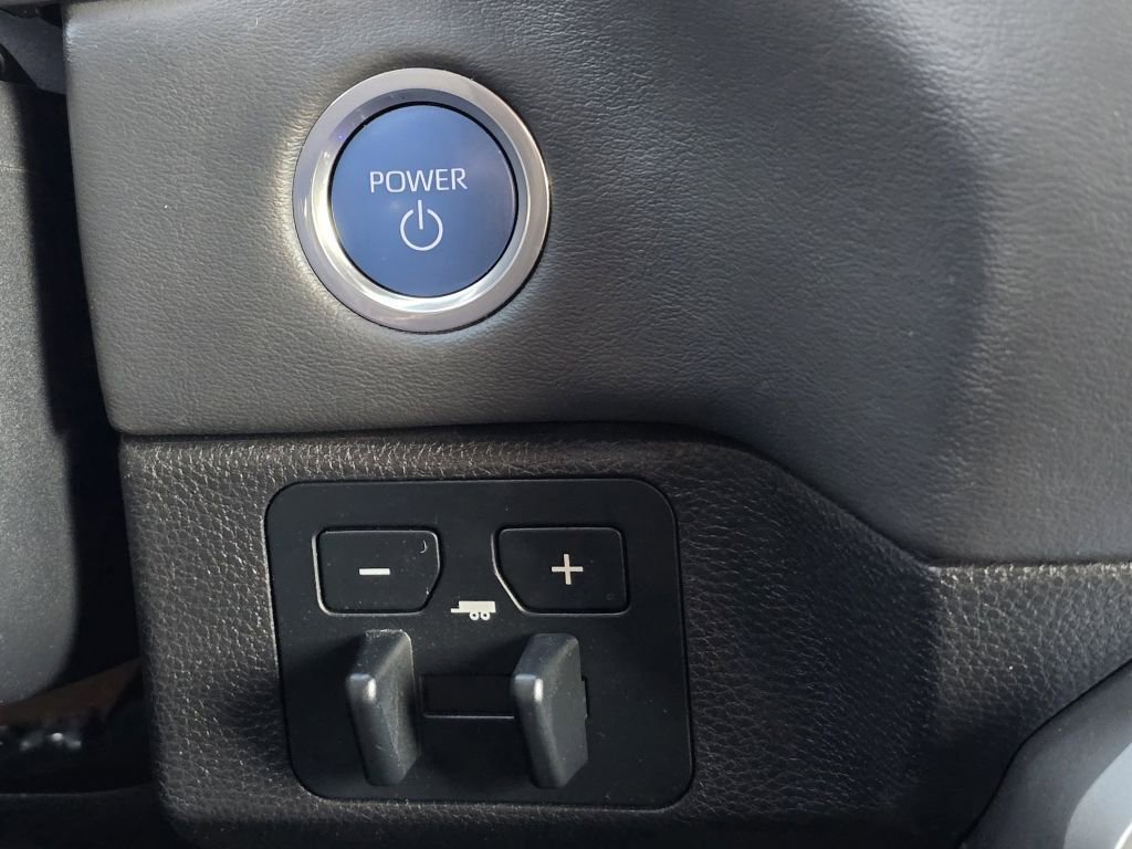 Used 2023 Toyota Tundra Platinum w/ Advanced Package image 13