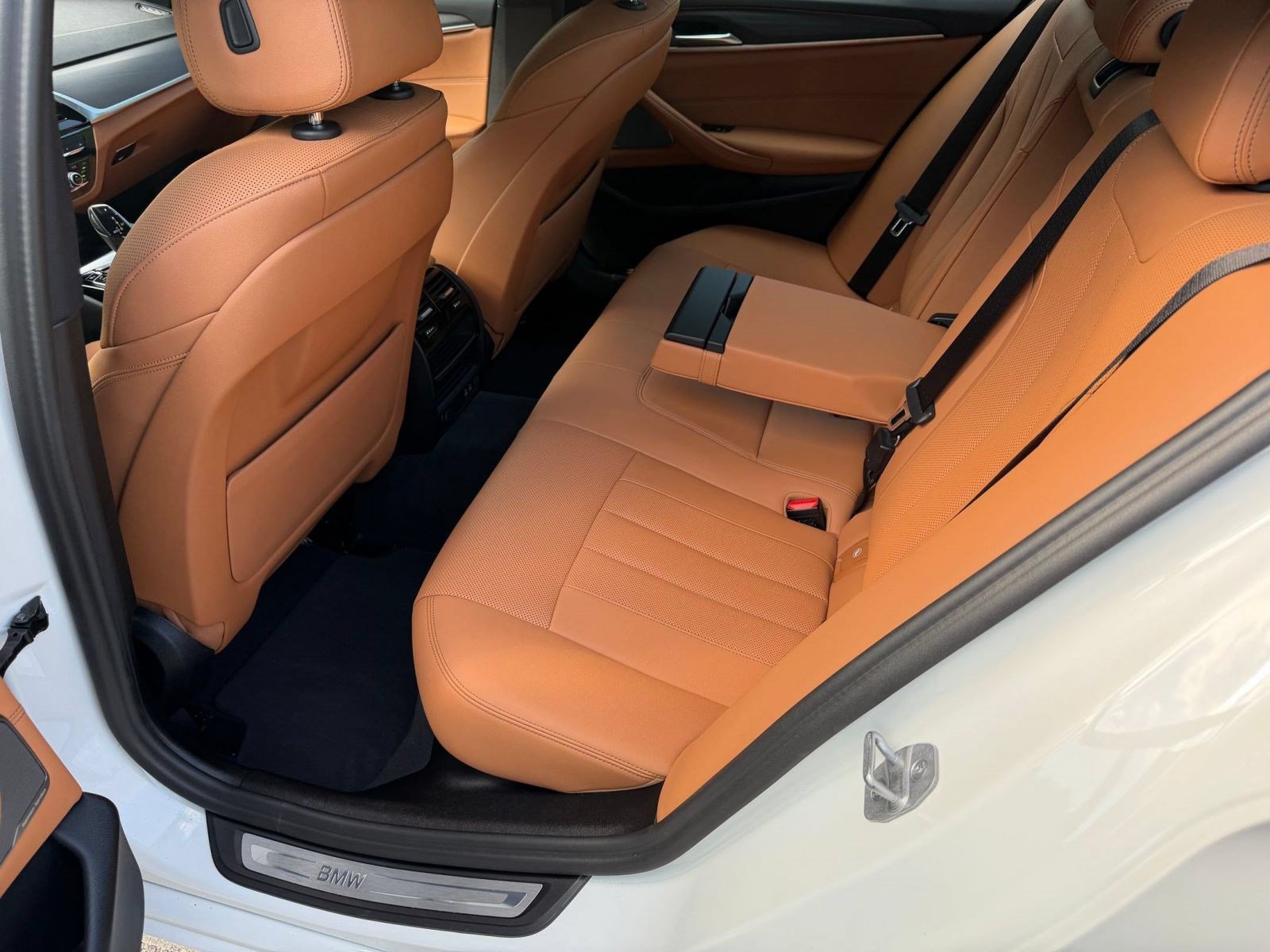 Used 2023 BMW 530i w/ Premium Package RWD image 22
