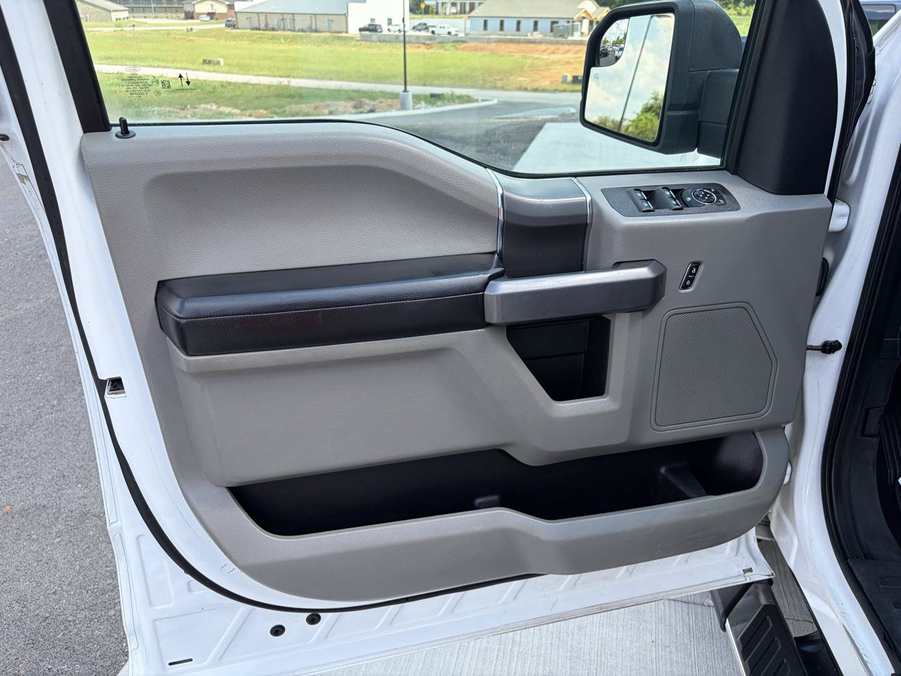 Used 2020 Ford F150 XLT w/ Equipment Group 302A Luxury AWD/4WD image 9