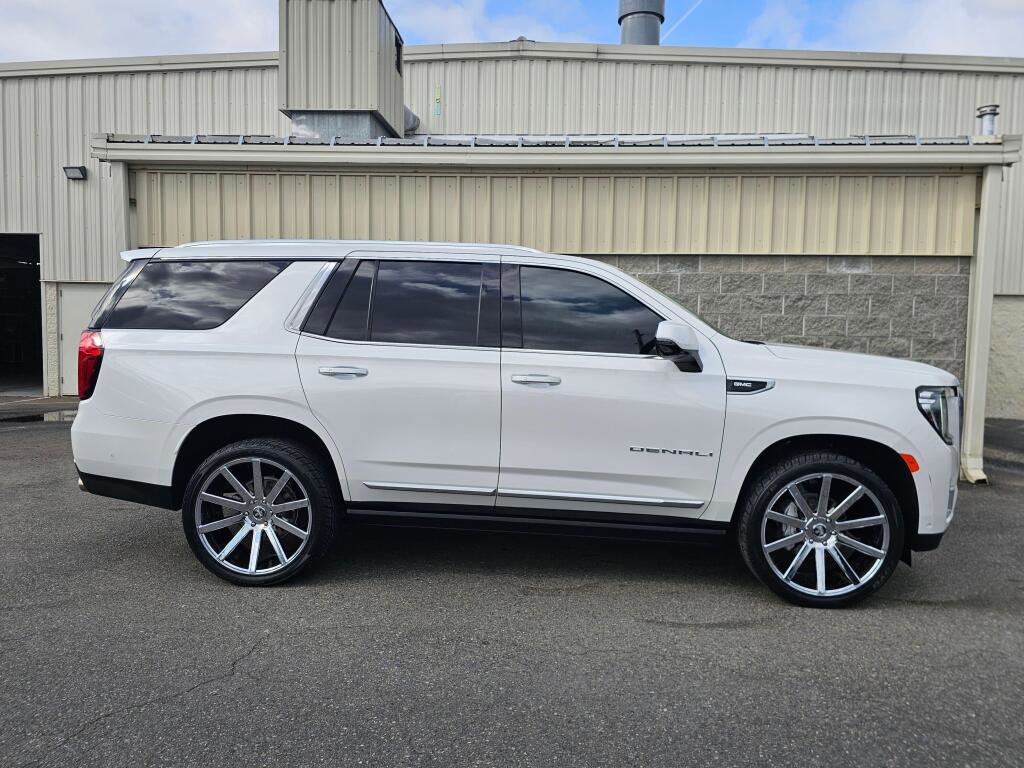 Used 2024 GMC Yukon Denali w/ Denali Reserve Package AWD/4WD image 9