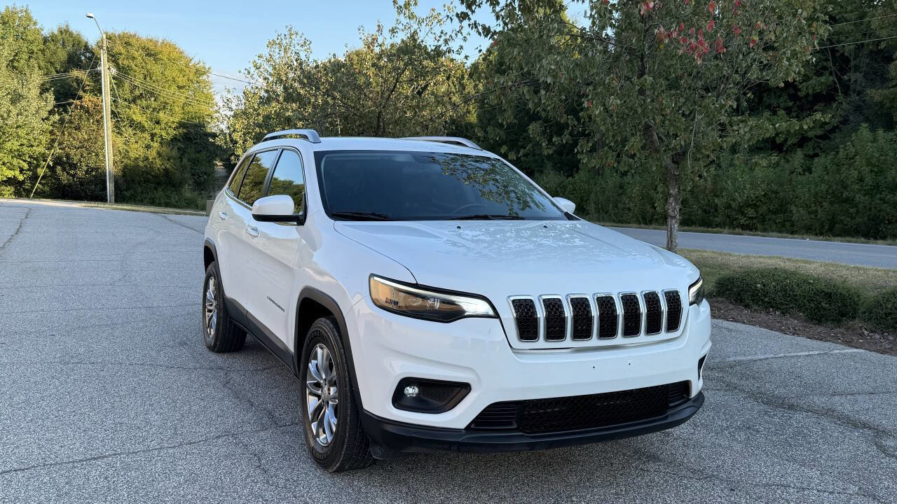 Used 2019 Jeep Cherokee Latitude Plus image 1