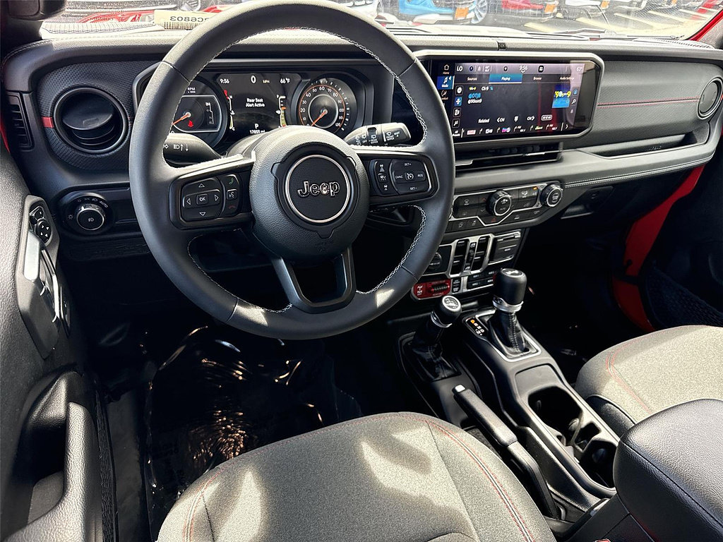 Used 2025 Jeep Wrangler Unlimited Rubicon AWD/4WD image 18