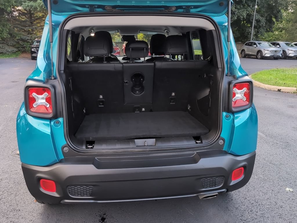Used 2022 Jeep Renegade Limited AWD/4WD image 11