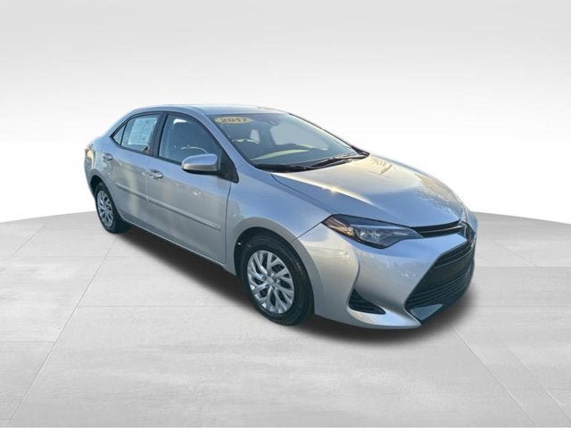 Used 2017 Toyota Corolla LE w/ Carpet Mat Package (TMS) FWD image 3