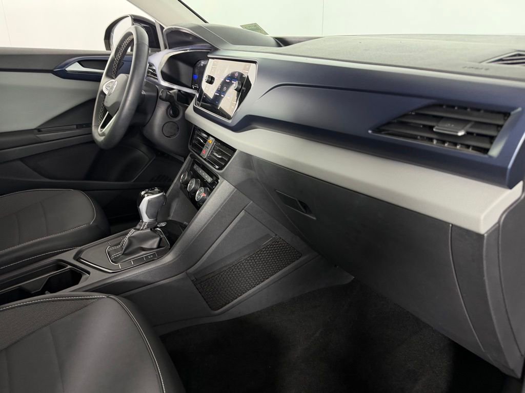 Used 2023 Volkswagen Taos SE w/ Black Wheel Package image 30