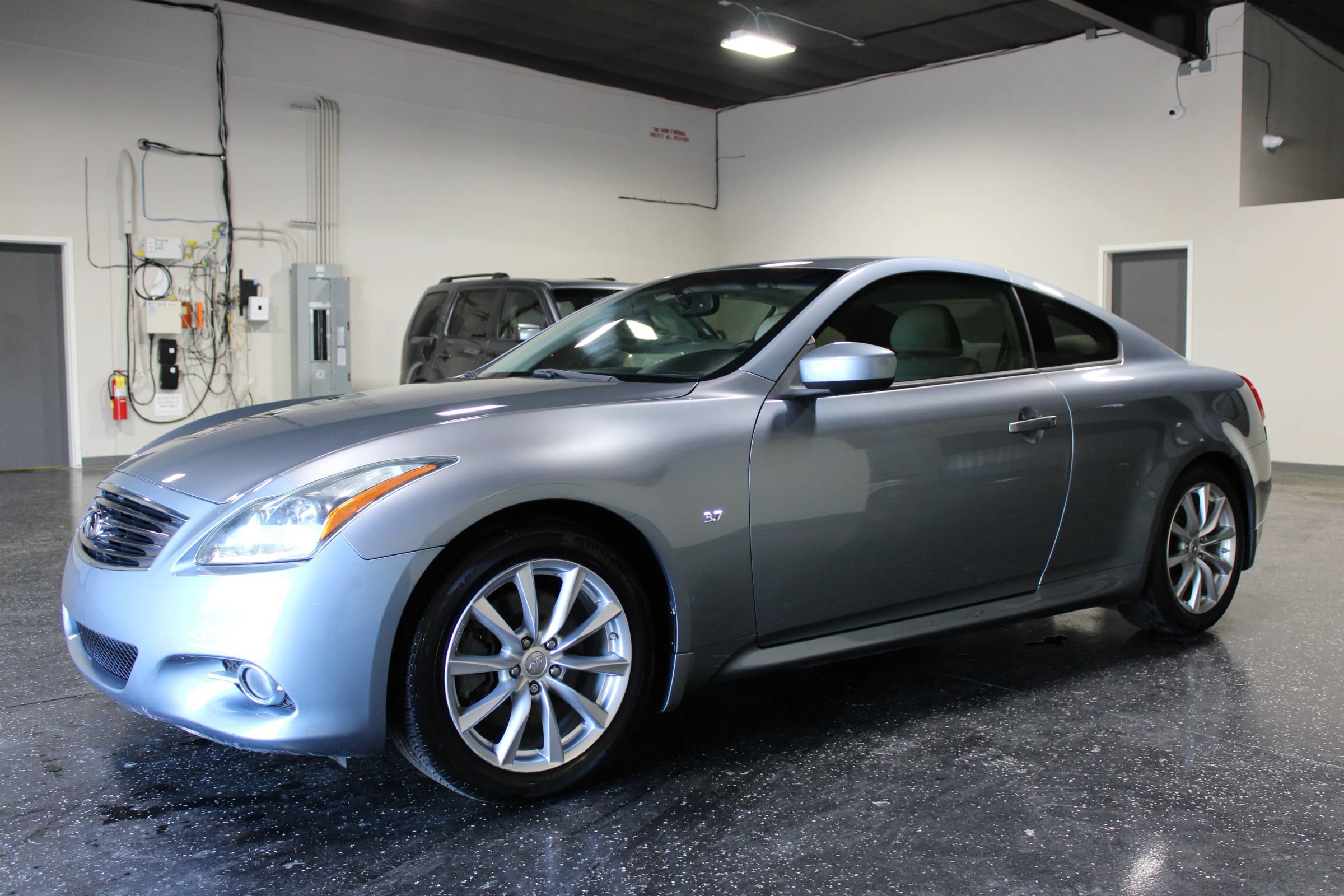 Used 2015 INFINITI Q60 Journey w/ Premium Package RWD image 5