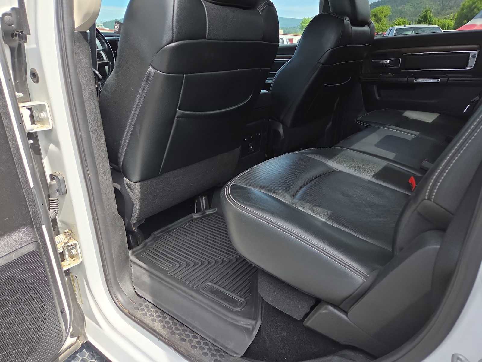 Used 2013 RAM 1500 Laramie w/ Convenience Group AWD/4WD image 20