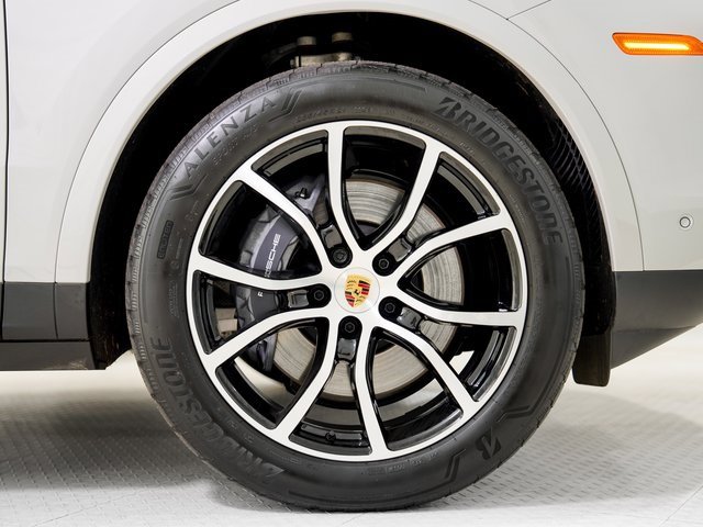 Certified 2025 Porsche Cayenne image 29