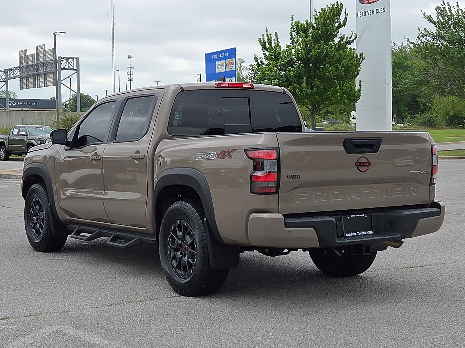 Used 2023 Nissan Frontier PRO-4X w/ Pro-4X Premium Package AWD/4WD image 4