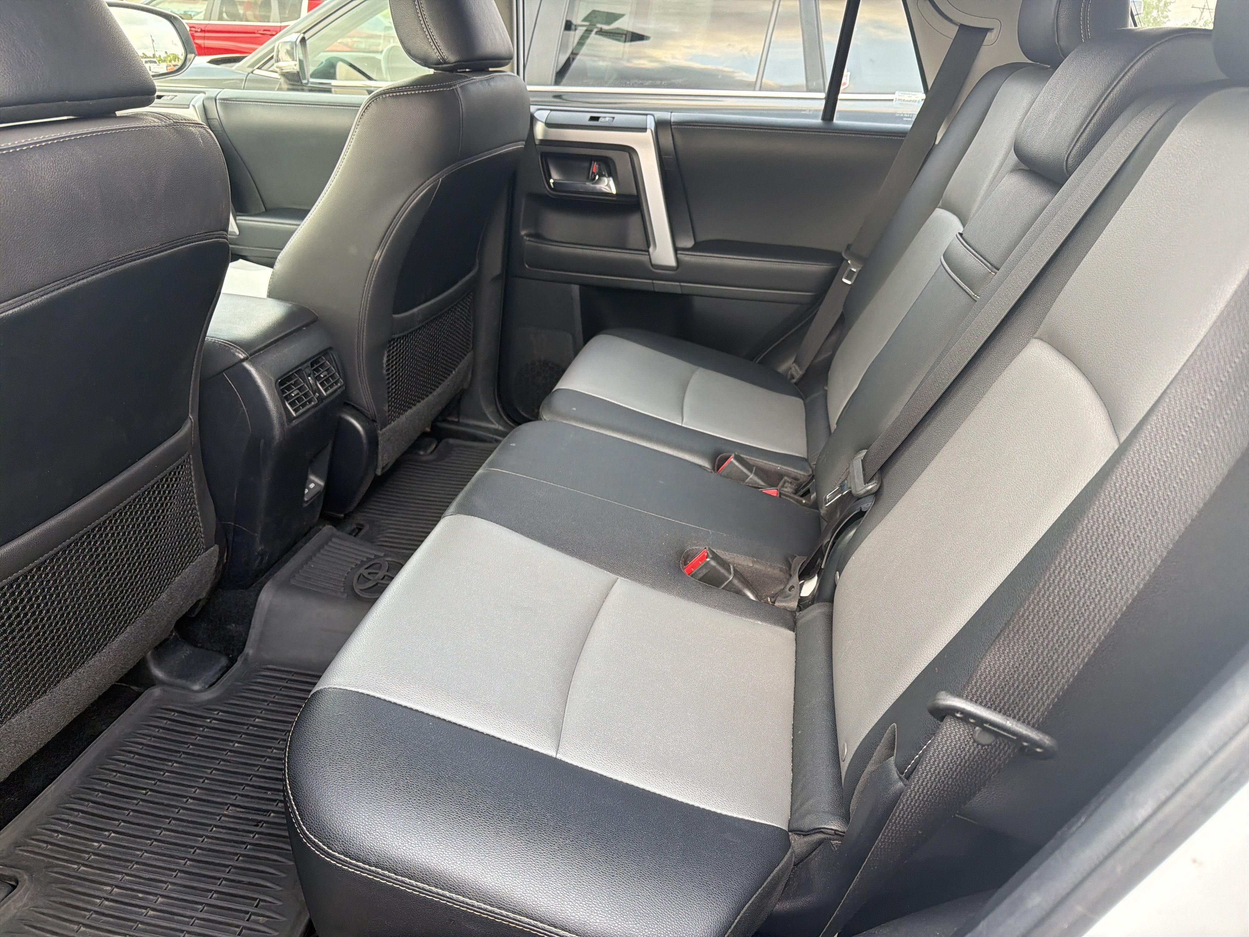 Used 2024 Toyota 4Runner SR5 Premium w/ Moonroof Package AWD/4WD image 26