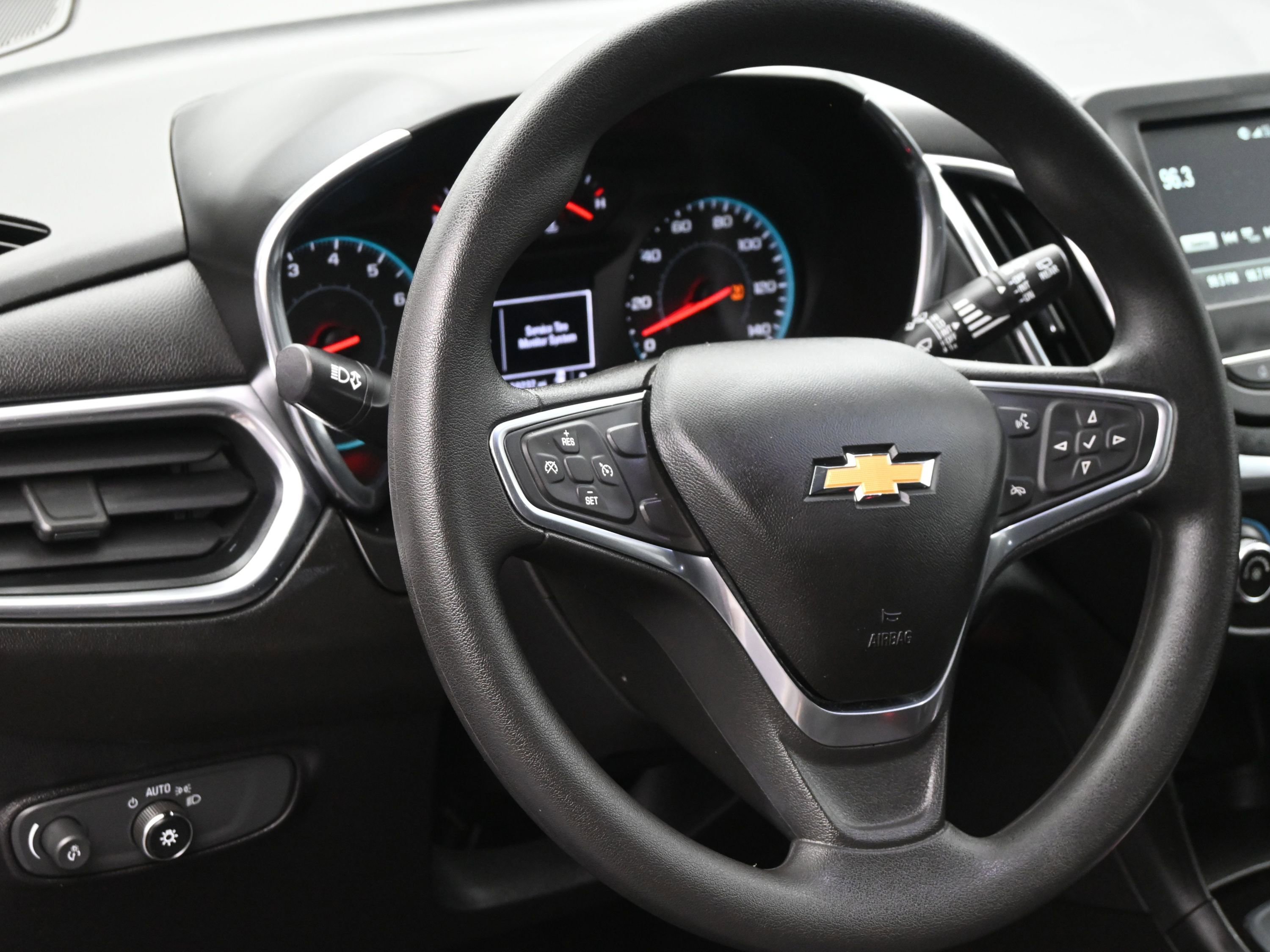 Used 2018 Chevrolet Equinox LT image 17