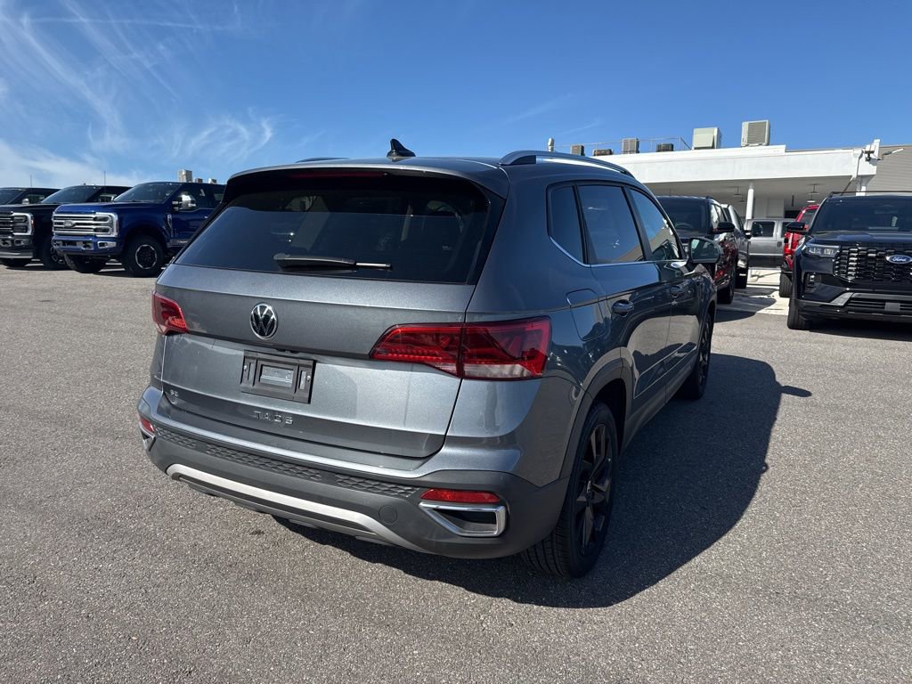 Used 2023 Volkswagen Taos SE image 2