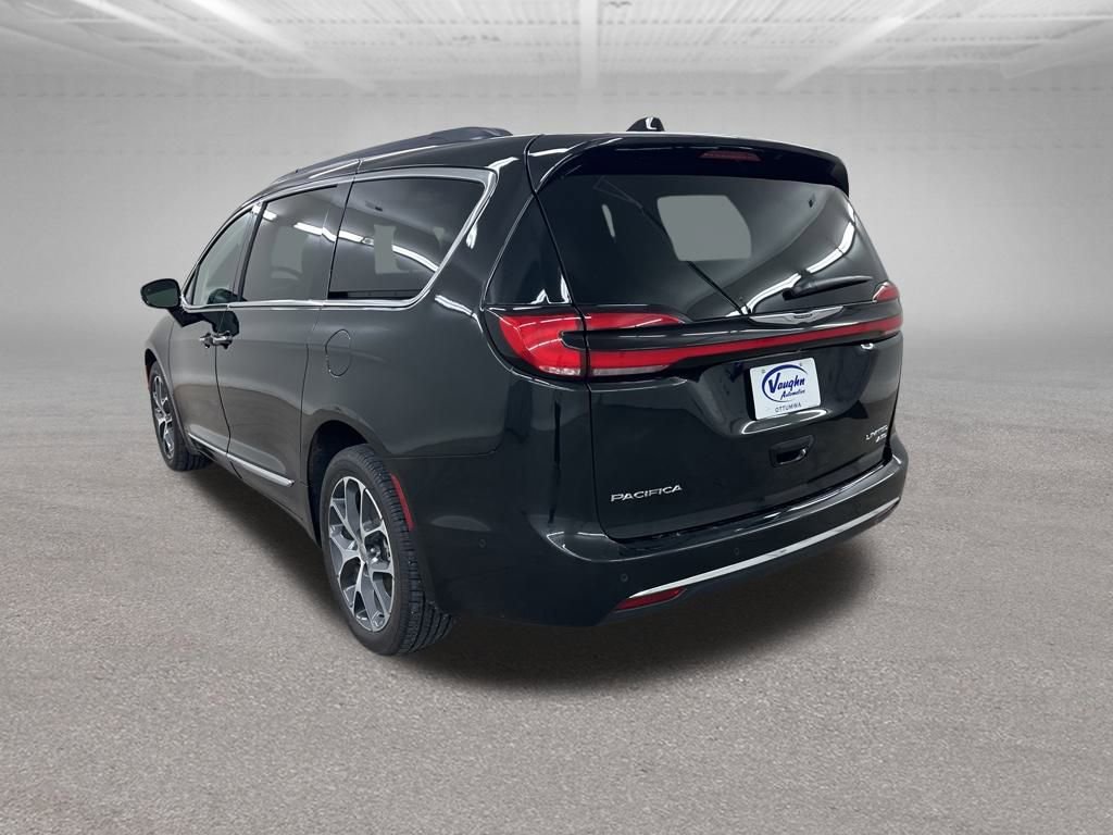 Used 2022 Chrysler Pacifica Limited w/ Uconnect Theater Family Group image 9