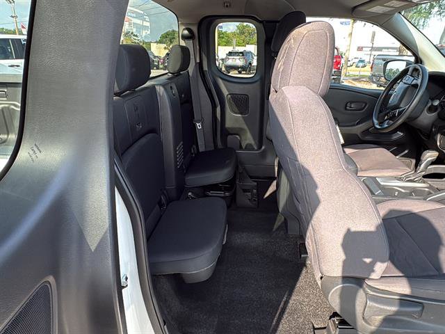 Used 2022 Nissan Frontier S RWD image 15