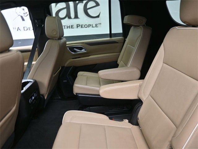 Used 2021 Chevrolet Suburban Premier w/ Premium Package image 25