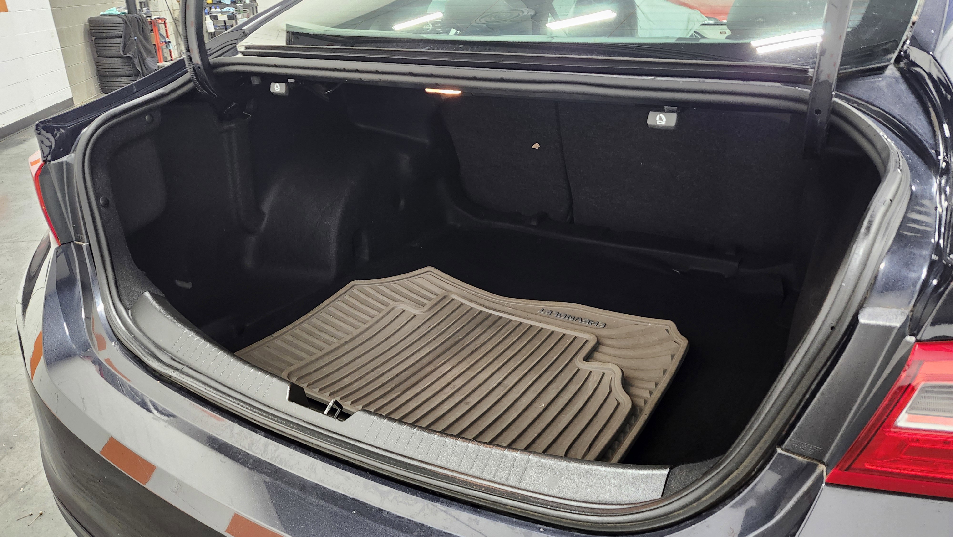 Used 2023 Chevrolet Malibu LT image 23