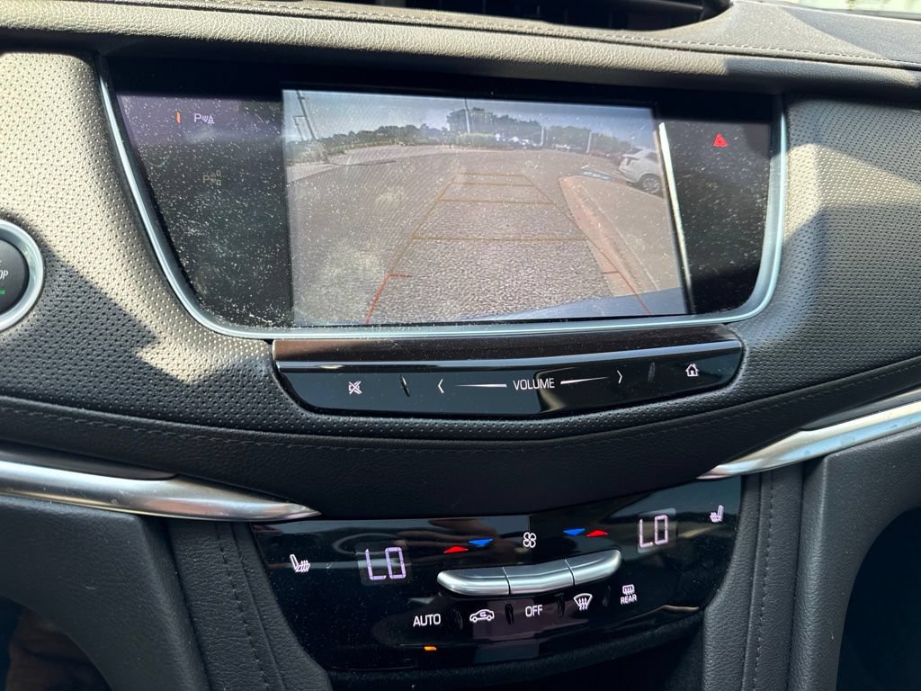 Used 2018 Cadillac XT5 Luxury w/ Driver Awareness Package FWD image 11