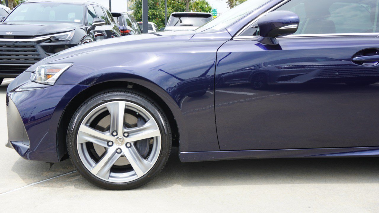 Used 2019 Lexus IS 300 w/ Premium Package RWD image 10