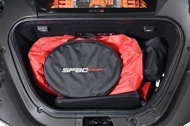 Used 2024 Ferrari SF90 Spider image 41