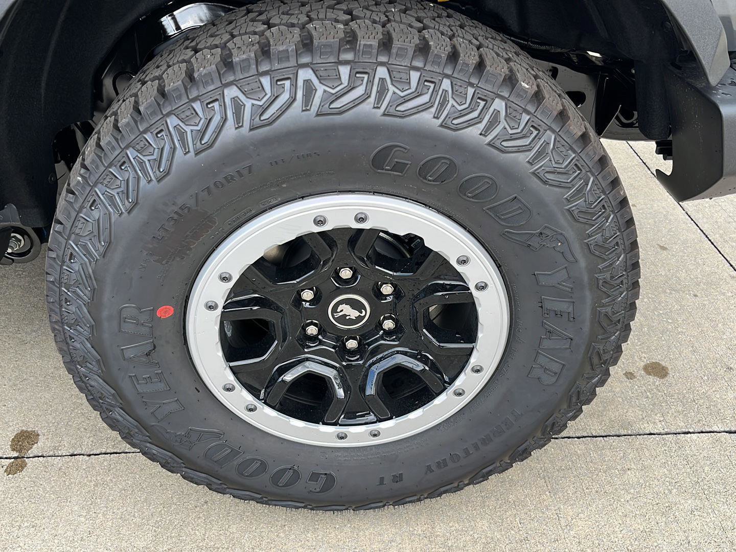 New 2025 Ford Bronco Badlands w/ Sasquatch Package AWD/4WD image 33