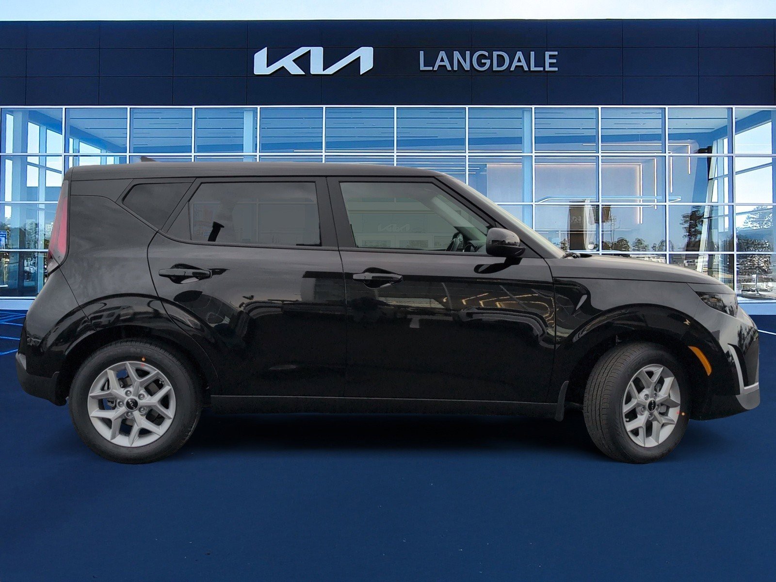 New 2025 Kia Soul LX image 3