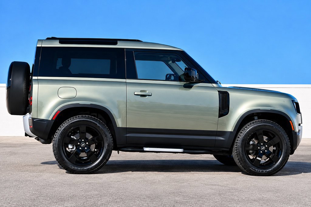 Used 2024 Land Rover Defender 90 S AWD/4WD image 8